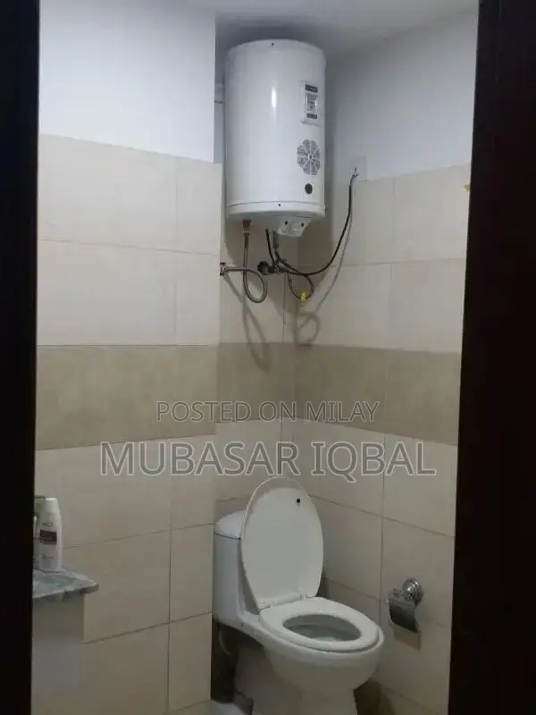 3-Bedroom Semi-Furnished Apartment with Zoo Views