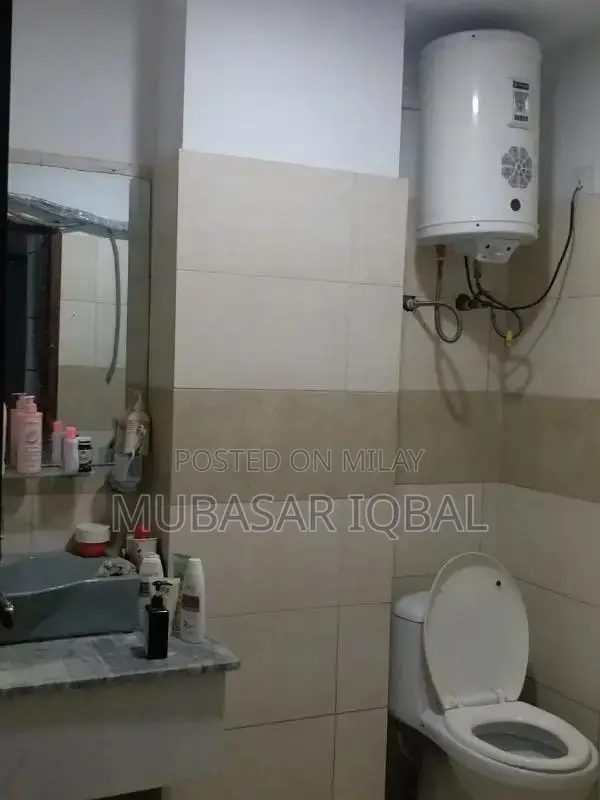 3-Bedroom Semi-Furnished Apartment with Zoo Views