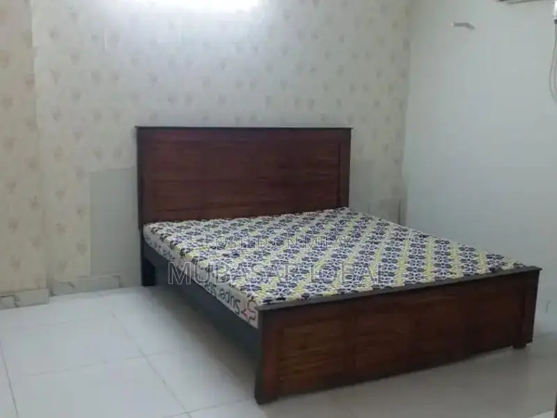 3-Bedroom Semi-Furnished Apartment with Zoo Views