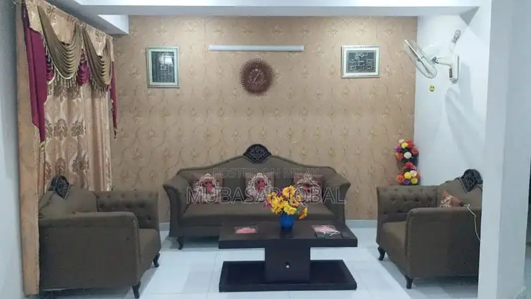 3-Bedroom Semi-Furnished Apartment with Zoo Views