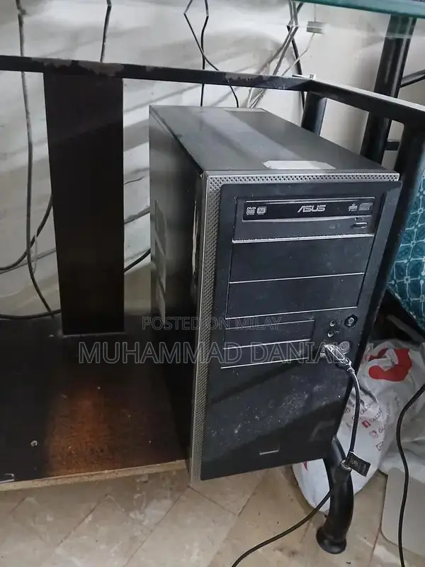 Metal Gaming Computer Desk with Sturdy Frame