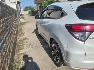 Honda Vezel  Hybrid Z sensing 2014  model 2020 import.