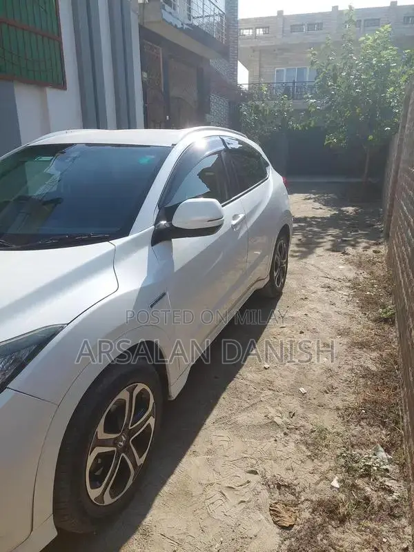 Honda Vezel  Hybrid Z sensing 2014  model 2020 import.