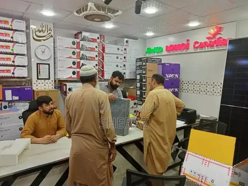 High-Efficiency Solar Panel Systems with Hybrid Inverters