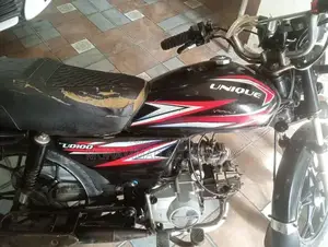 Unique 100cc Motorcycle - Golden Number, Low Mileage, One-Owner Bike