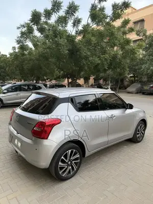 Suzuki Swift Glx cvt 2023