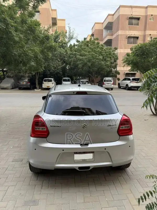 Suzuki Swift Glx cvt 2023