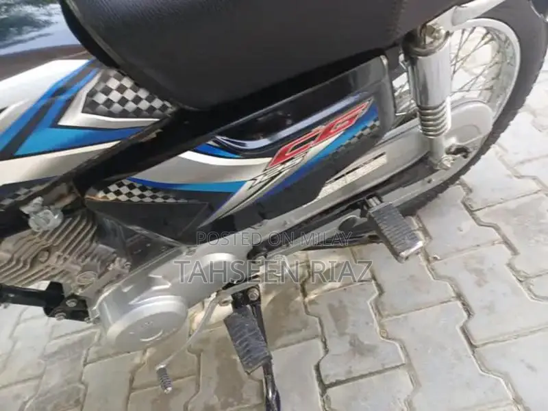 Honda CG 125 Motorcycle - Excellent Condition Low Mileage