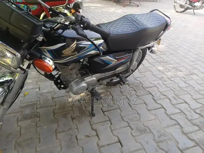 Honda CG 125 Motorcycle - Excellent Condition Low Mileage