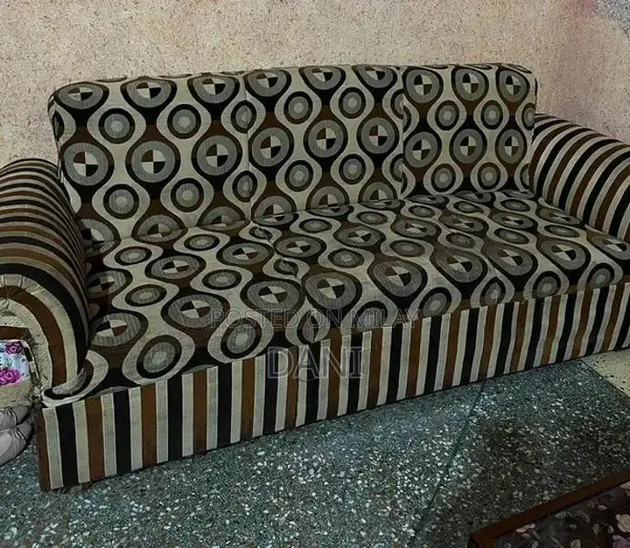 5 siter sofa need and clean urjant sale