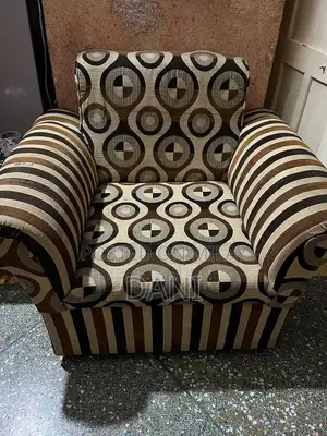 5 siter sofa need and clean urjant sale