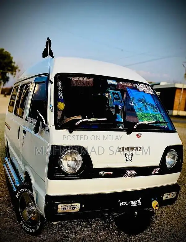Suzuki Bolan Compact City Car with Alloy Wheels