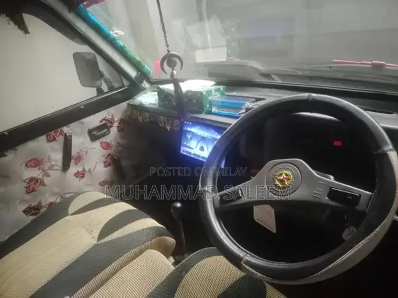 Suzuki Bolan Compact City Car with Alloy Wheels