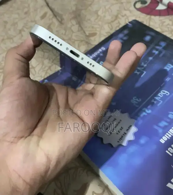 Apple iPhone 13 256GB White Unlocked Smartphone