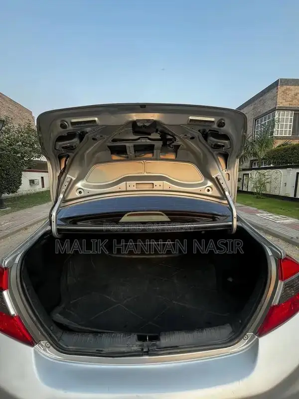 Honda Civic VTI Oriel Prosmatic Sedan 2012 Model