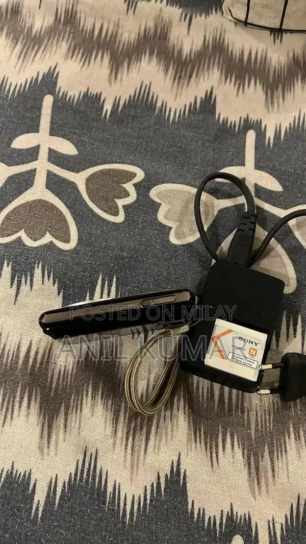 Sony Cyber-shot 16.1MP Digital Camera with 6x Optical Zoom