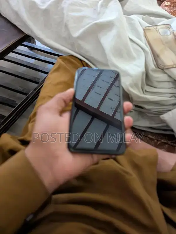 Dual SIM Smartphone with Advanced Communication Features