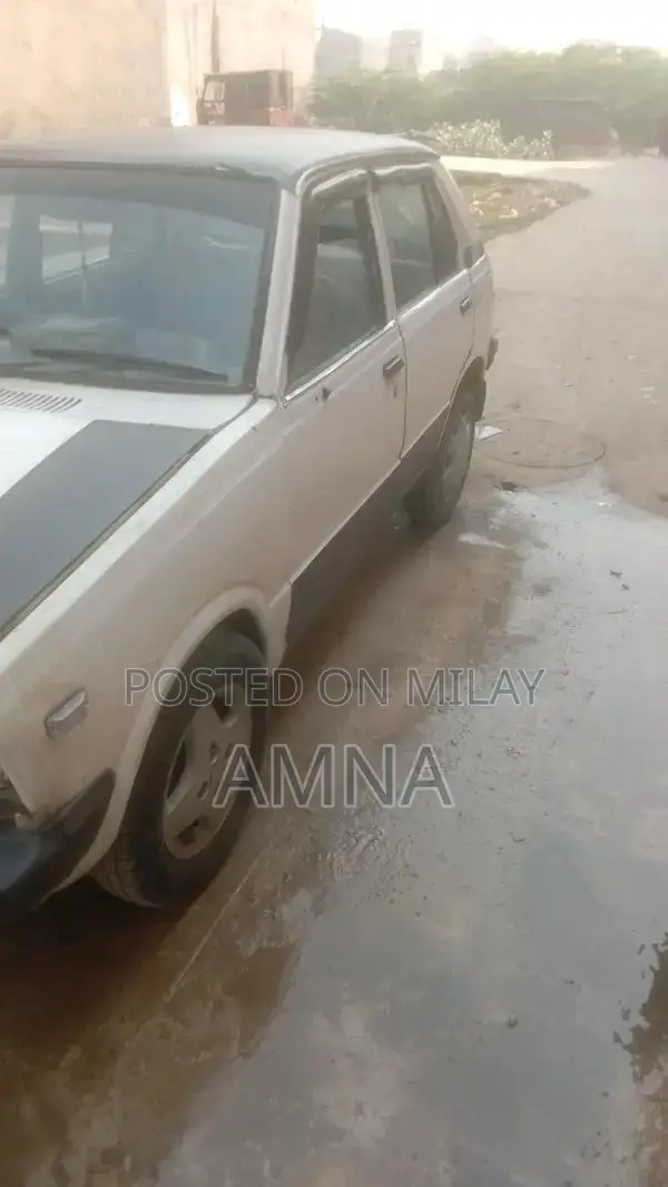 Suzuki FX Compact Sedan - Reliable City Car