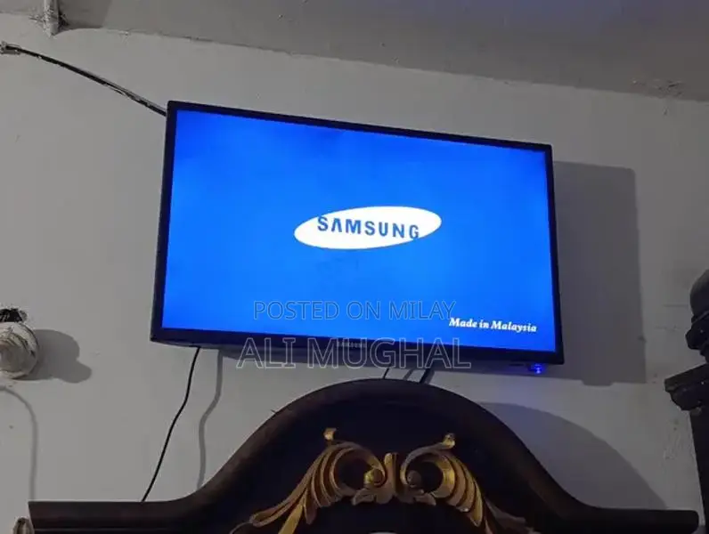 Samsung 32-inch LED Television with Remote