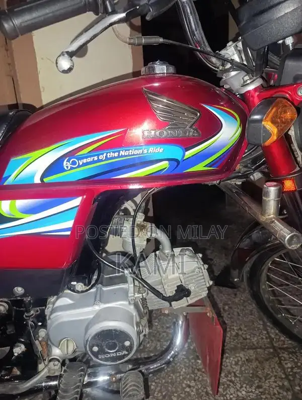 Honda 70cc Motorcycle - Compact Urban Commuter