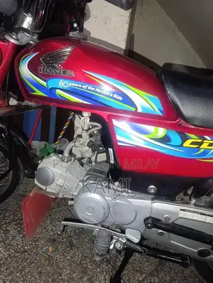 Honda 70cc Motorcycle - Compact Urban Commuter