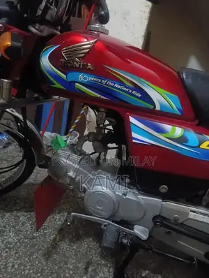 Honda 70cc Motorcycle - Compact Urban Commuter