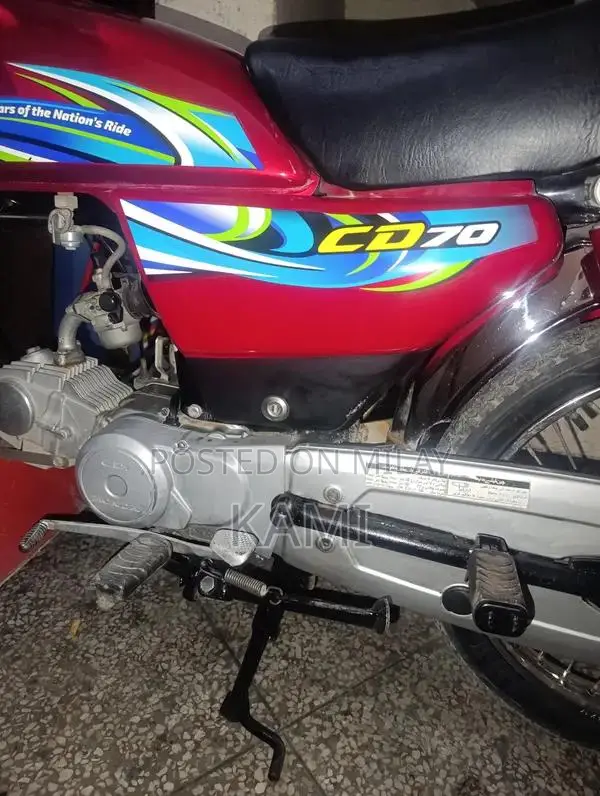 Honda 70cc Motorcycle - Compact Urban Commuter