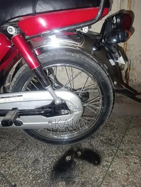 Honda 70cc Motorcycle - Compact Urban Commuter