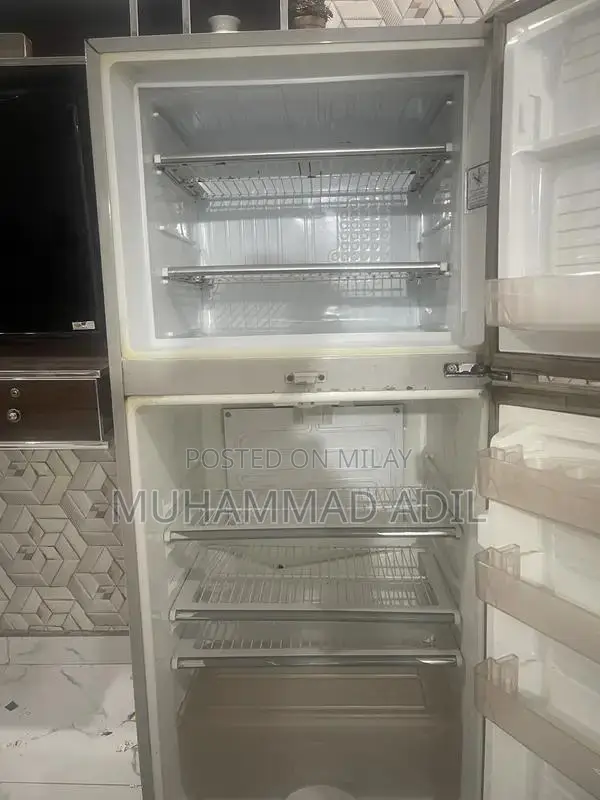Large Capacity Freezer in Excellent Condition