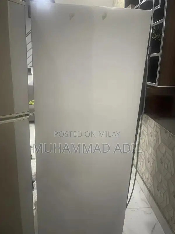 Large Capacity Freezer in Excellent Condition