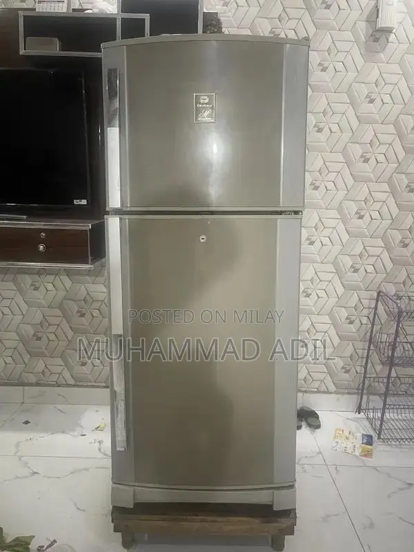 Large Capacity Freezer in Excellent Condition