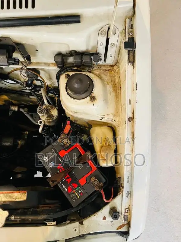 Suzuki Mehran VXR 2017 White Sedan - Excellent Condition