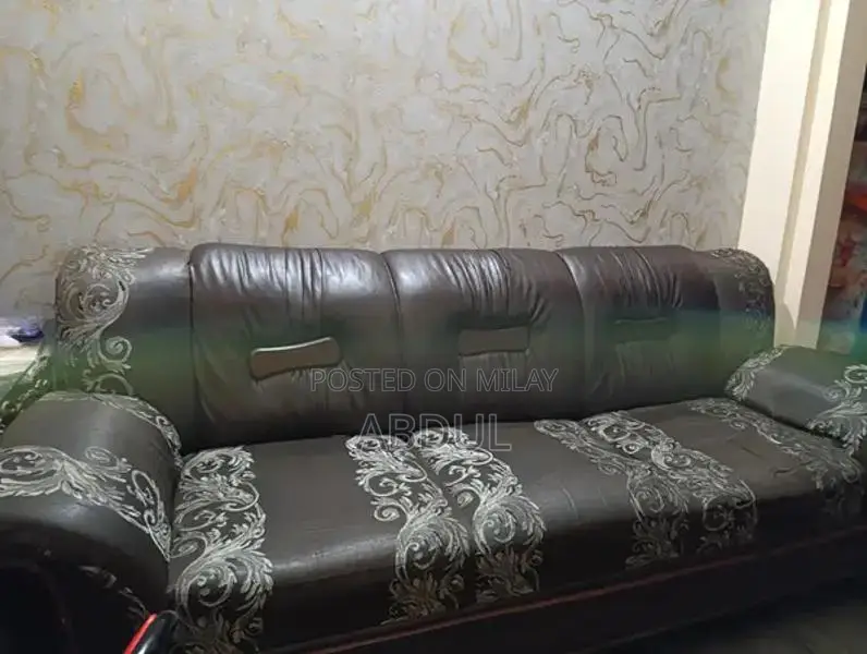 Used Sofa set in pure leather