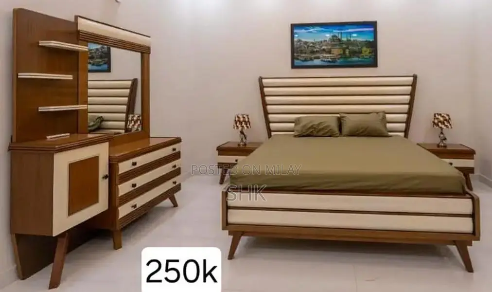 Quality Bedroom Furniture Set with Multiple Components