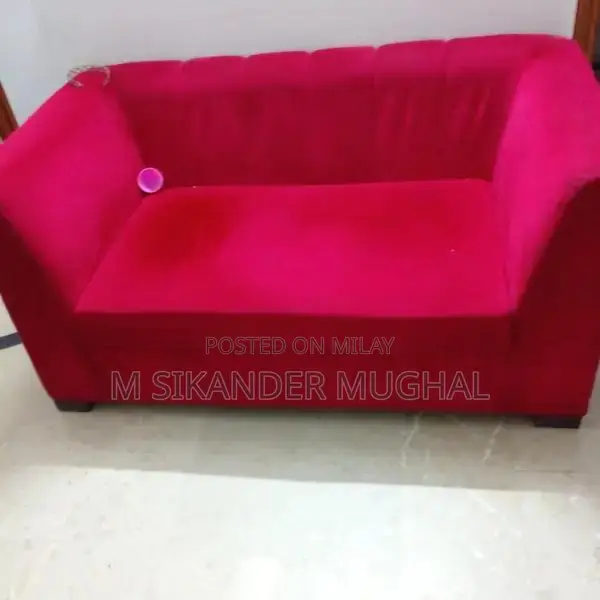 4 seater sofa for sale in iist 30k