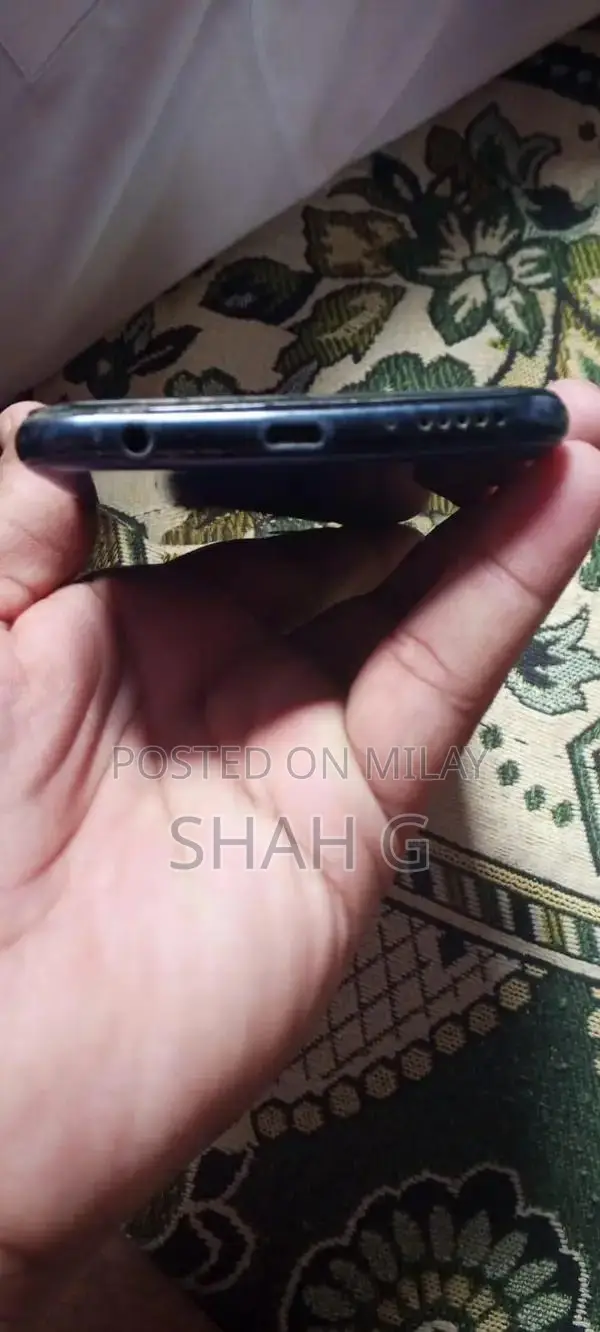 Huawei Y7 Prime Smartphone with Dual Cameras and Good Battery