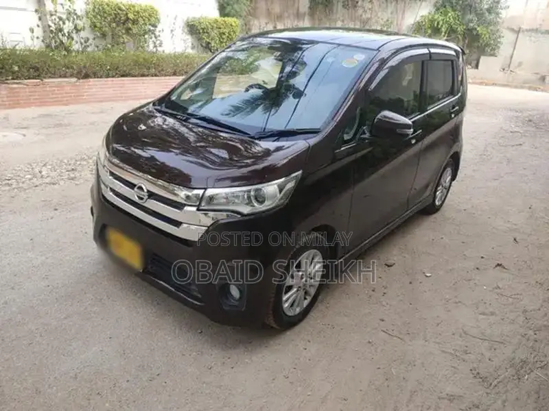 Nissan Dayz Highway Star Compact Hatchback