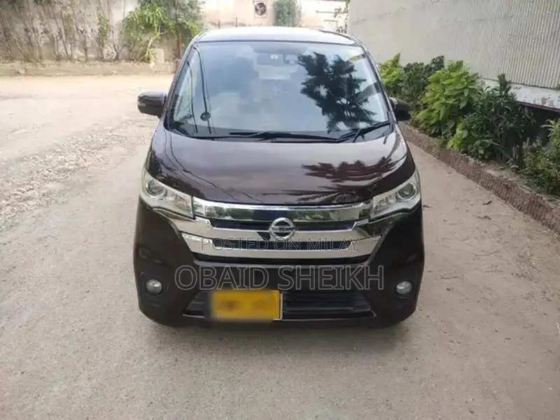 Nissan Dayz Highway Star Compact Hatchback