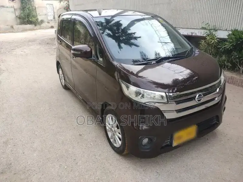 Nissan Dayz Highway Star Compact Hatchback