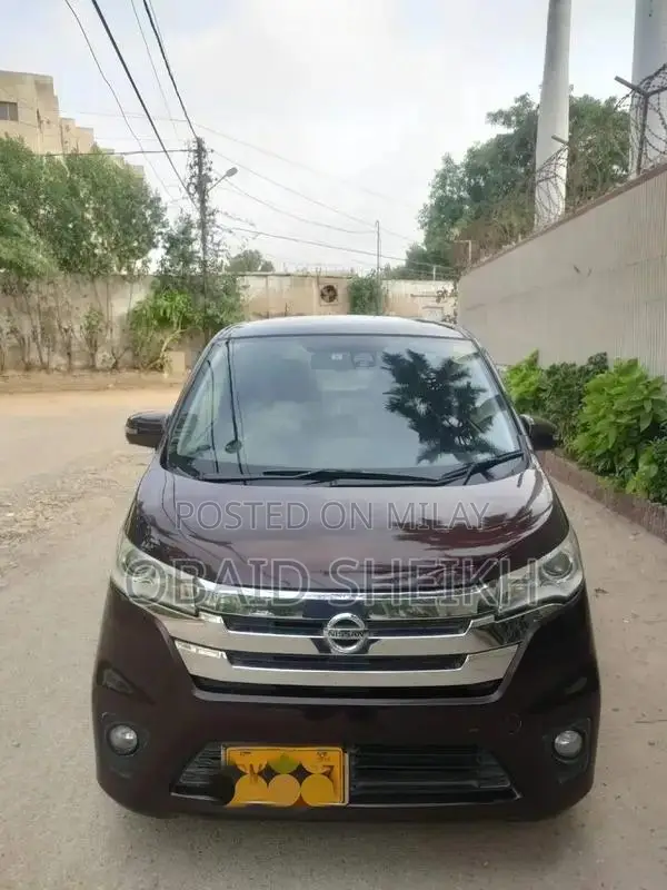 Nissan Dayz Highway Star Compact Hatchback