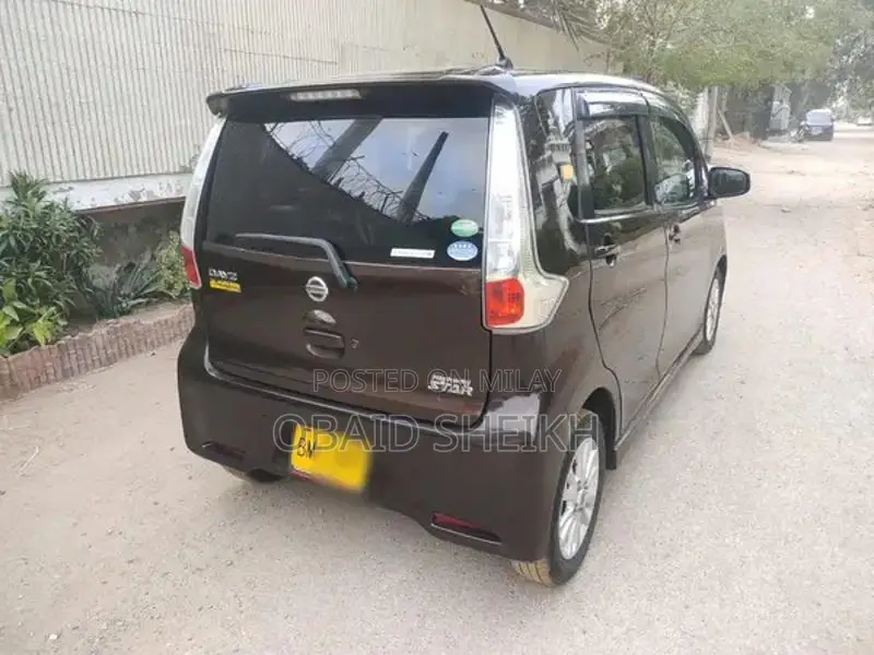 Nissan Dayz Highway Star Compact Hatchback