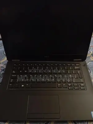 Photo - Dell Latitude E5470 Laptop - Core i5, Slightly Damaged