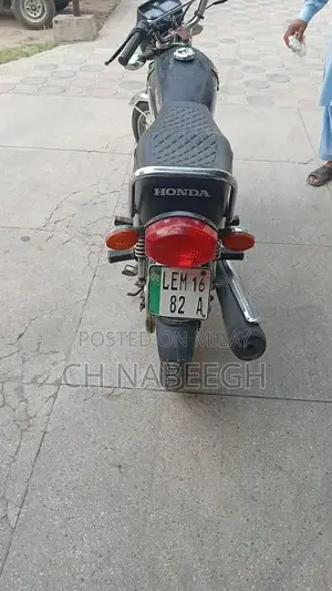 Honda 125cc Motorcycle - School Commute Bike