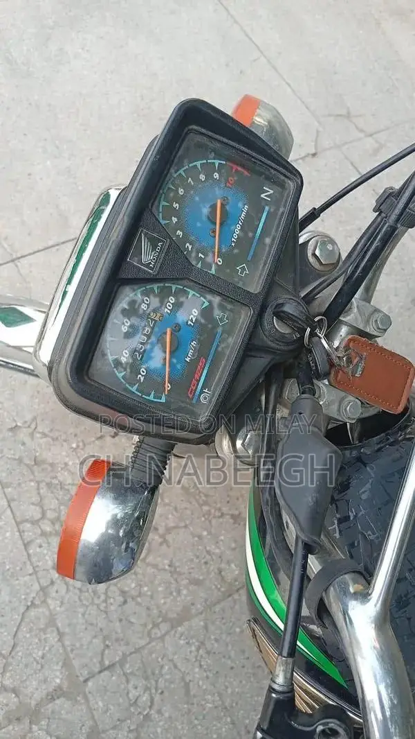 Honda 125cc Motorcycle - School Commute Bike