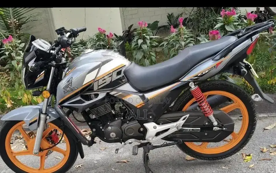 Honda CB 150 Motorcycle - 2022 Model, Low Mileage, Well Maintained