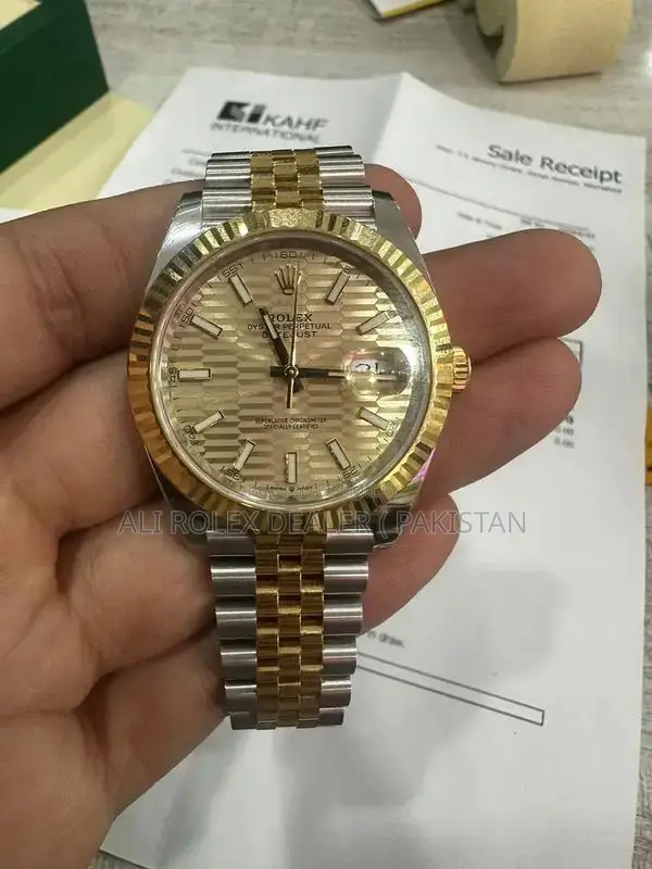 Luxury Watch Buying Service for Swiss Timepieces