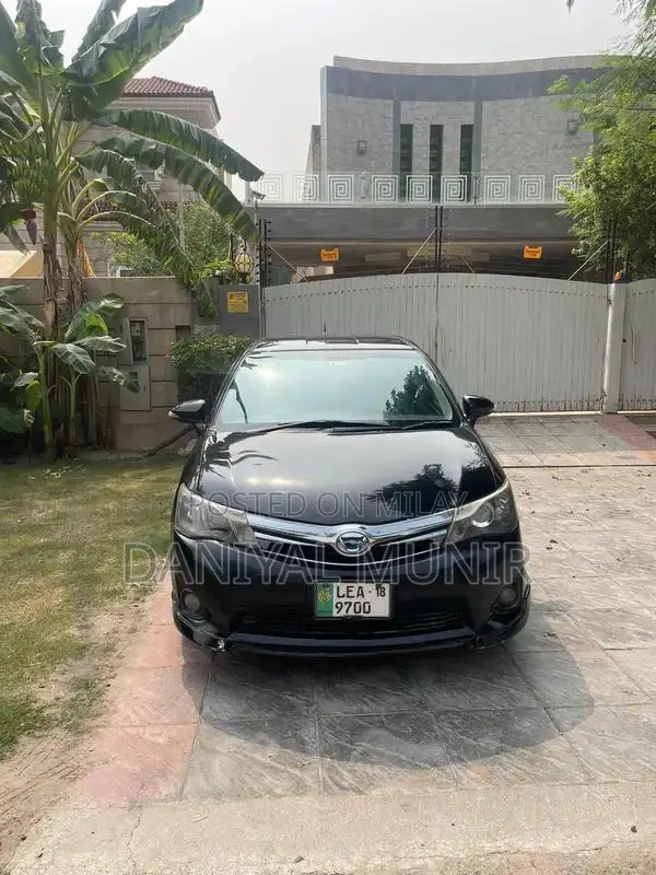 Toyota Axio Hybrid Fielder WXB Top Trim Wagon