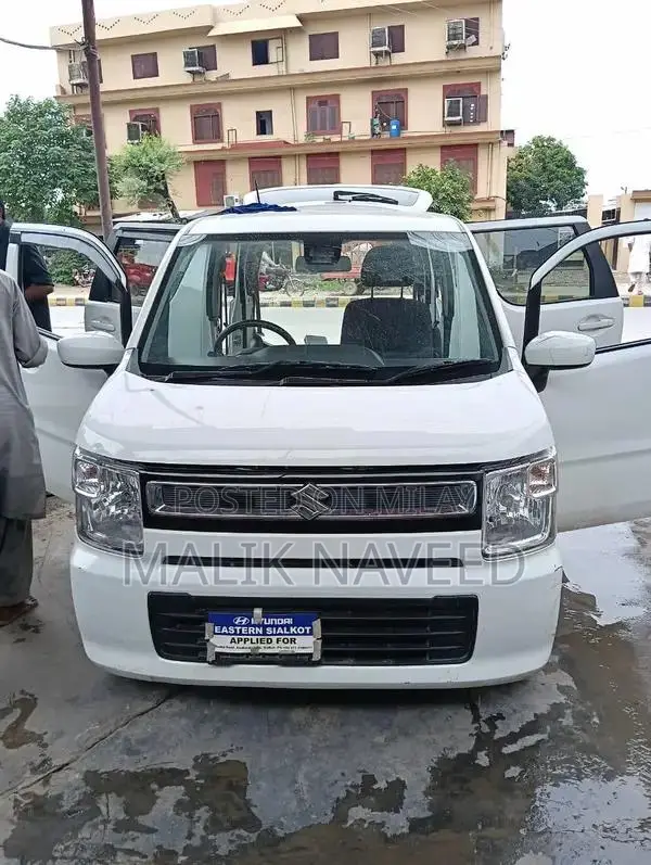 Wegner Japani Sedan - Versatile Multi-Door Vehicle