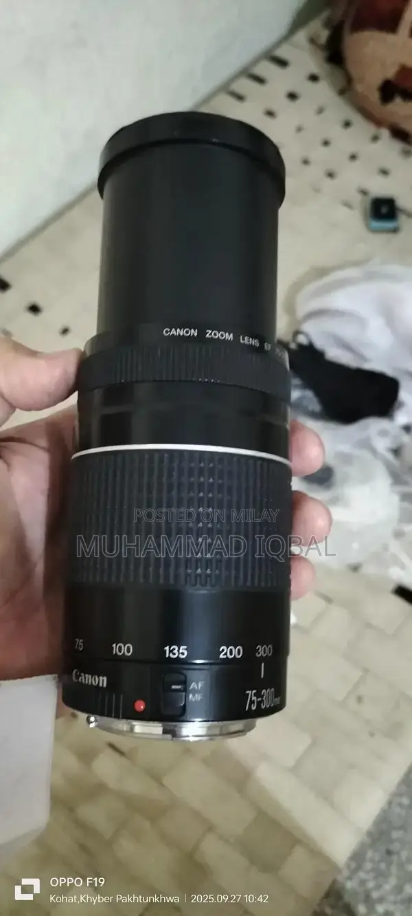 Canon EF 75-300mm f/4.5-6 Telephoto Zoom Camera Lens