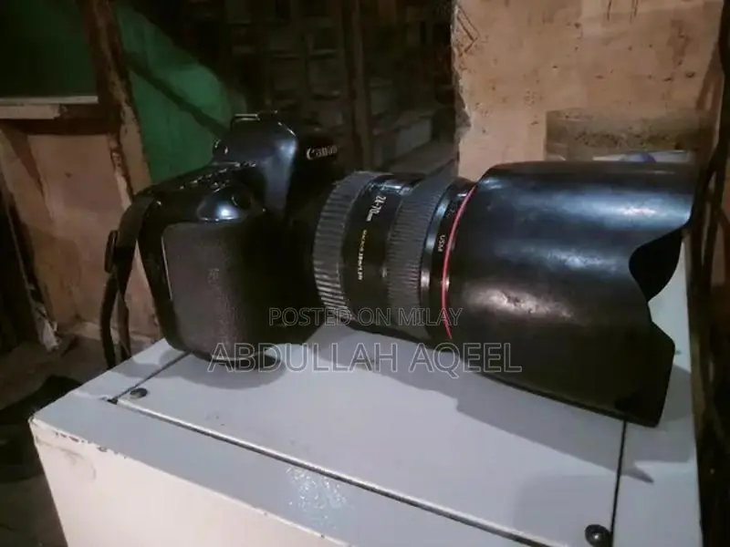 Canon 6D Full Frame DSLR Camera with 24-70mm Professional Lens